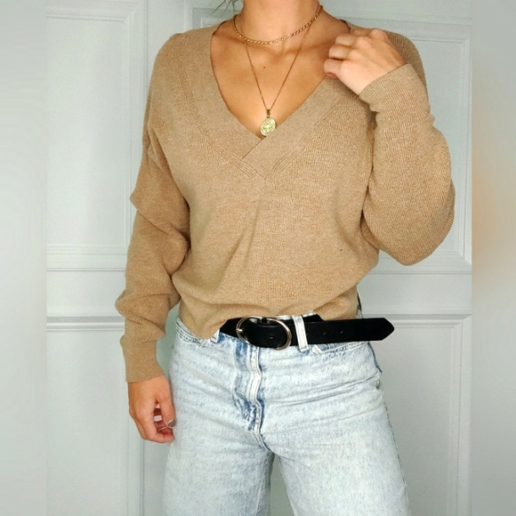 A&F Cream Beige Sweater - Picture 1 of 5